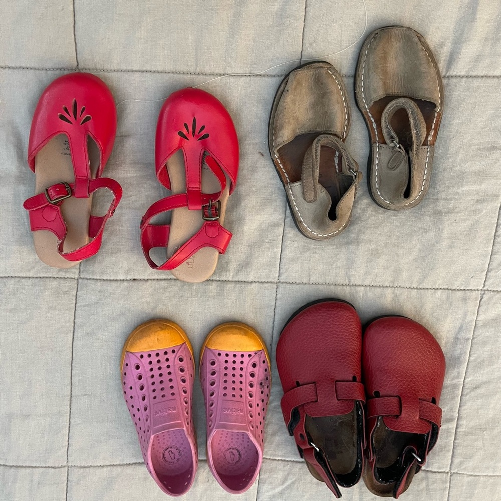 Lot of shoes.  Ranging from good to great shape size 8-9